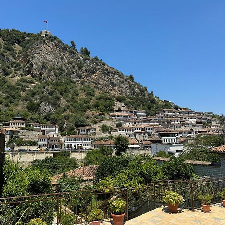 Meroli Guesthouse - Unesco Quarter بيرات المظهر الخارجي الصورة