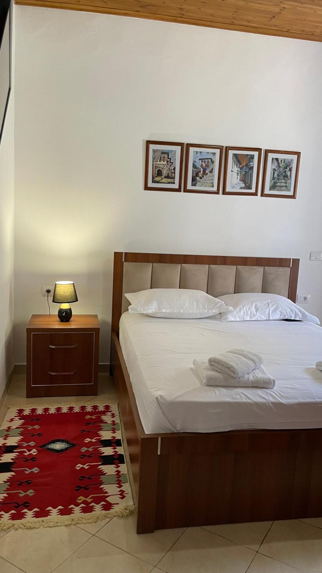 Meroli Guesthouse - Unesco Quarter بيرات المظهر الخارجي الصورة
