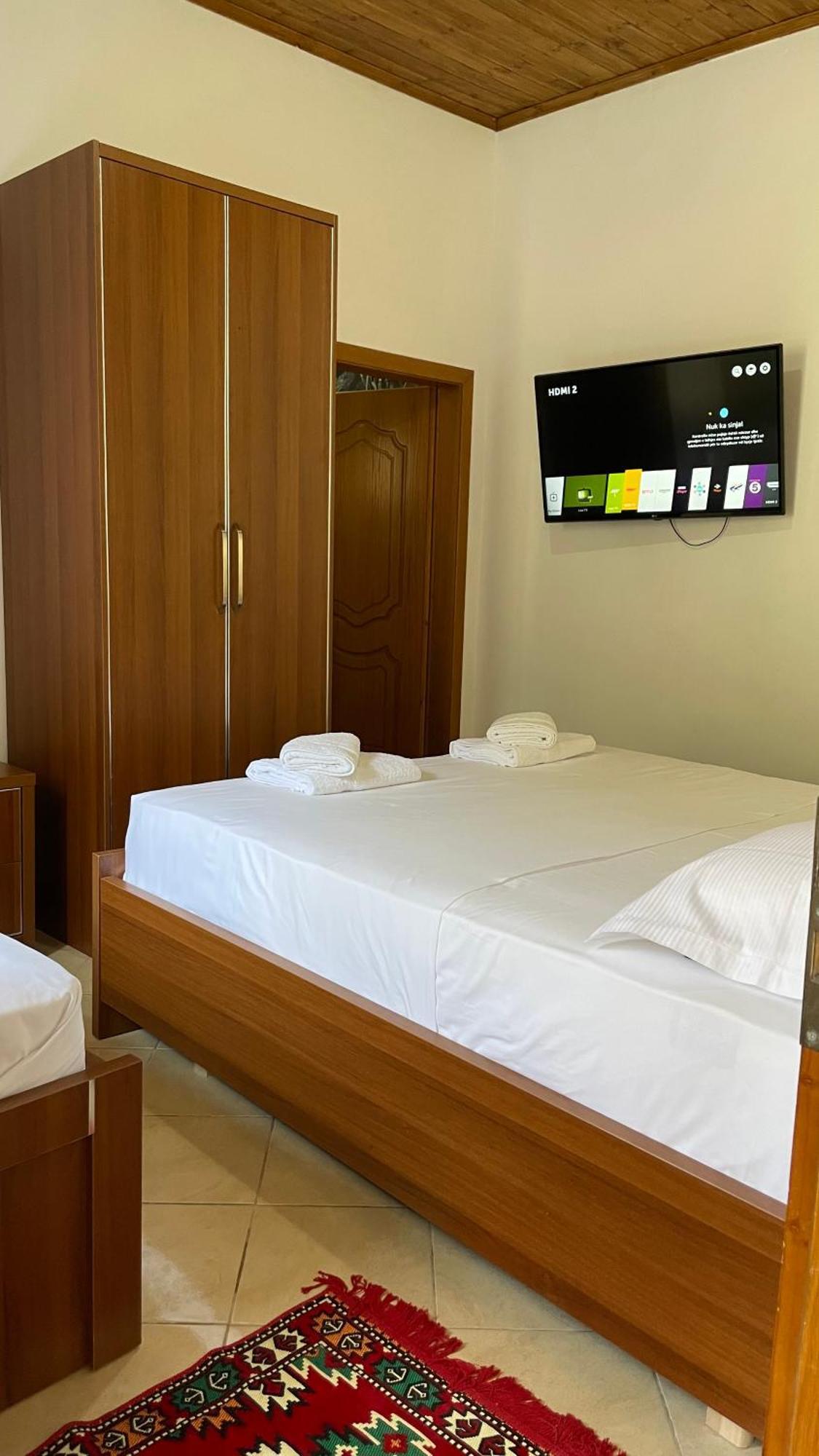 Meroli Guesthouse - Unesco Quarter بيرات المظهر الخارجي الصورة