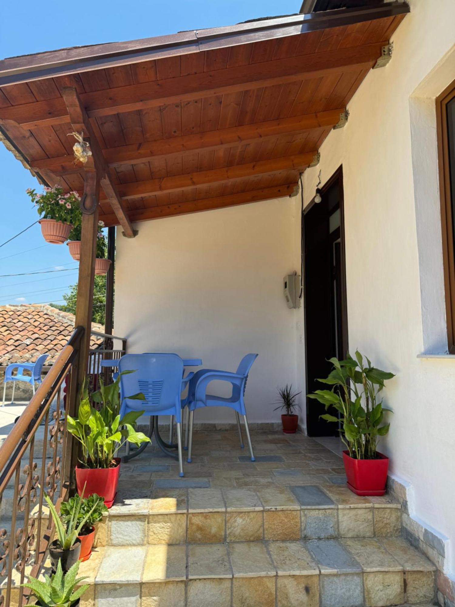 Meroli Guesthouse - Unesco Quarter بيرات المظهر الخارجي الصورة